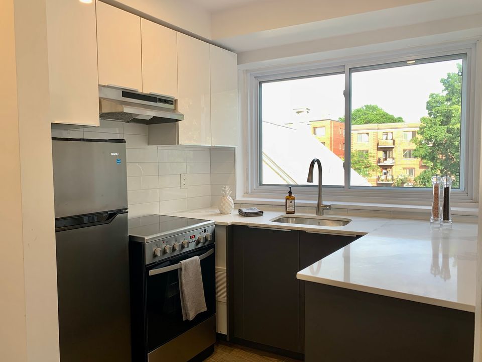 Charming 2-Bedroom Apartment for Rent at 3420 Decelles